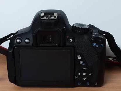 Canon 650d со штатным объективом -  Фото 2