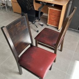Два стула в хорошем состоянии прочные и крепкие