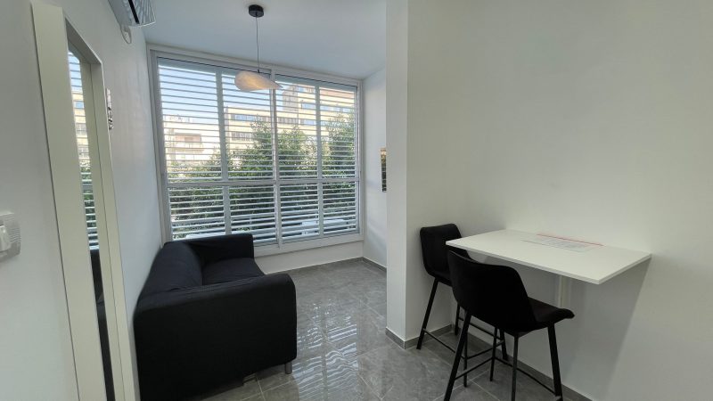 В аренду 2х-комнатная на Sderot Hayim Weizman 17, Netanya за 3800 ₪ -  Фото 2