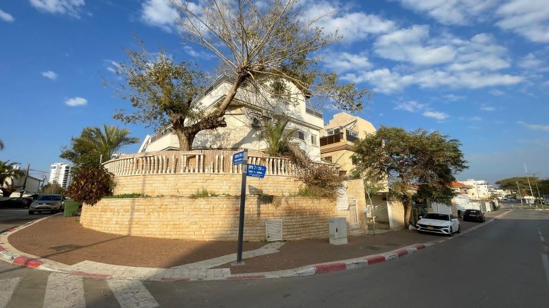 В аренду 2х-комнатная на HaRav Maimon St 1, Netanya за 3000 ₪ -  Фото 1