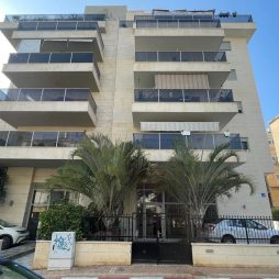 В аренду 2х-комнатная в пентхаусе на HaNegev 4, Netanya за 3000 ₪