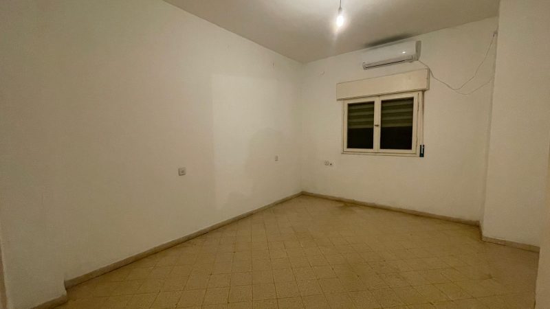 В аренду 2х-комнатная на Jabotinski 3, Hadera за 2200 ₪ -  Фото 4