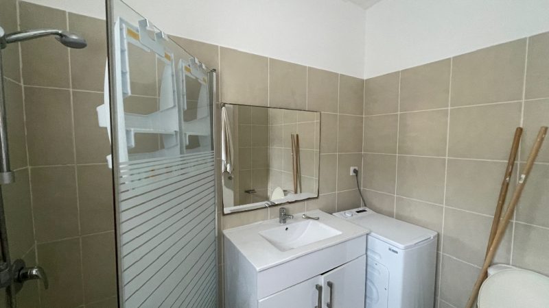 В аренду студия на Sha'ar HaGai St 14, Netanya за 3000 ₪ -  Фото 2
