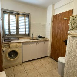 В аренду студия на Sha'ar HaGai St 10, Netanya за 2400 ₪
