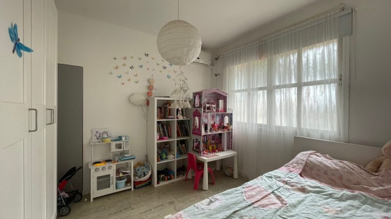 В аренду 3,5-комнатная с мебелью и двориком на Shmu'el 16, Netanya -  Фото 4