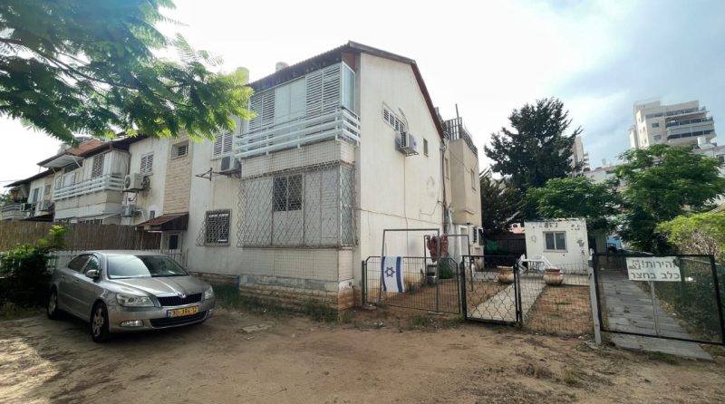 В аренду 1,5-комнатная с двориком на David Yellin St 19, Netanya -  Фото 7