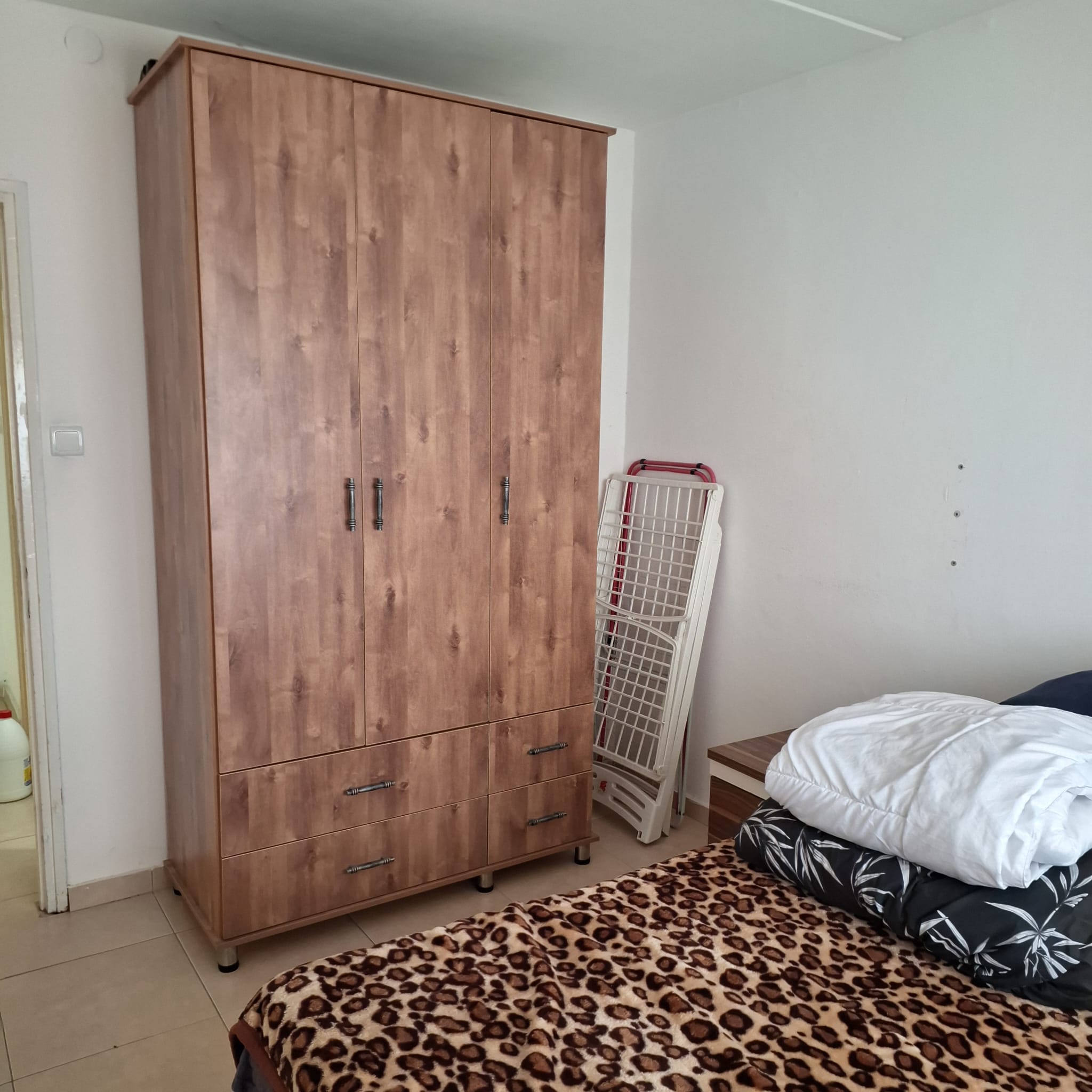 3 комнаты на земле, 3 кондиционера, бомбоубежище у входа в квартиру, мебель -  Фото 8