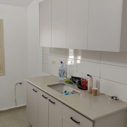 2 комнаты с личным участком, парковка и балкон, 2 кондционера, вселение немедлен