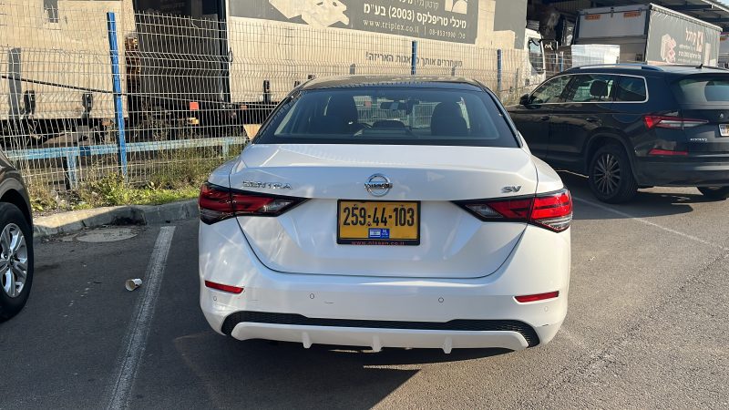 Продаю Nissan Sentra от первого владельца. Ездил мало, так как большую -  Фото 4