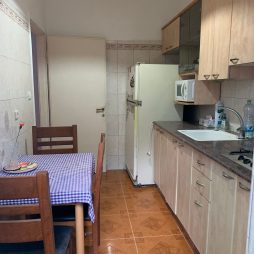 2 комнаты 65 метров + 2 балкона, 2 кондиционера, ванная + душевая, укомплектован