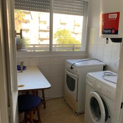 3 комнаты в доме с лифтом, 2 этаж из 8, бомбоубежище в здании, 3 конди