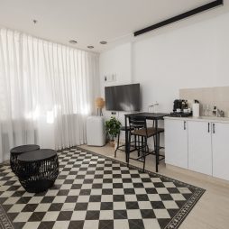 Студия на берегу моря и с видом на море!