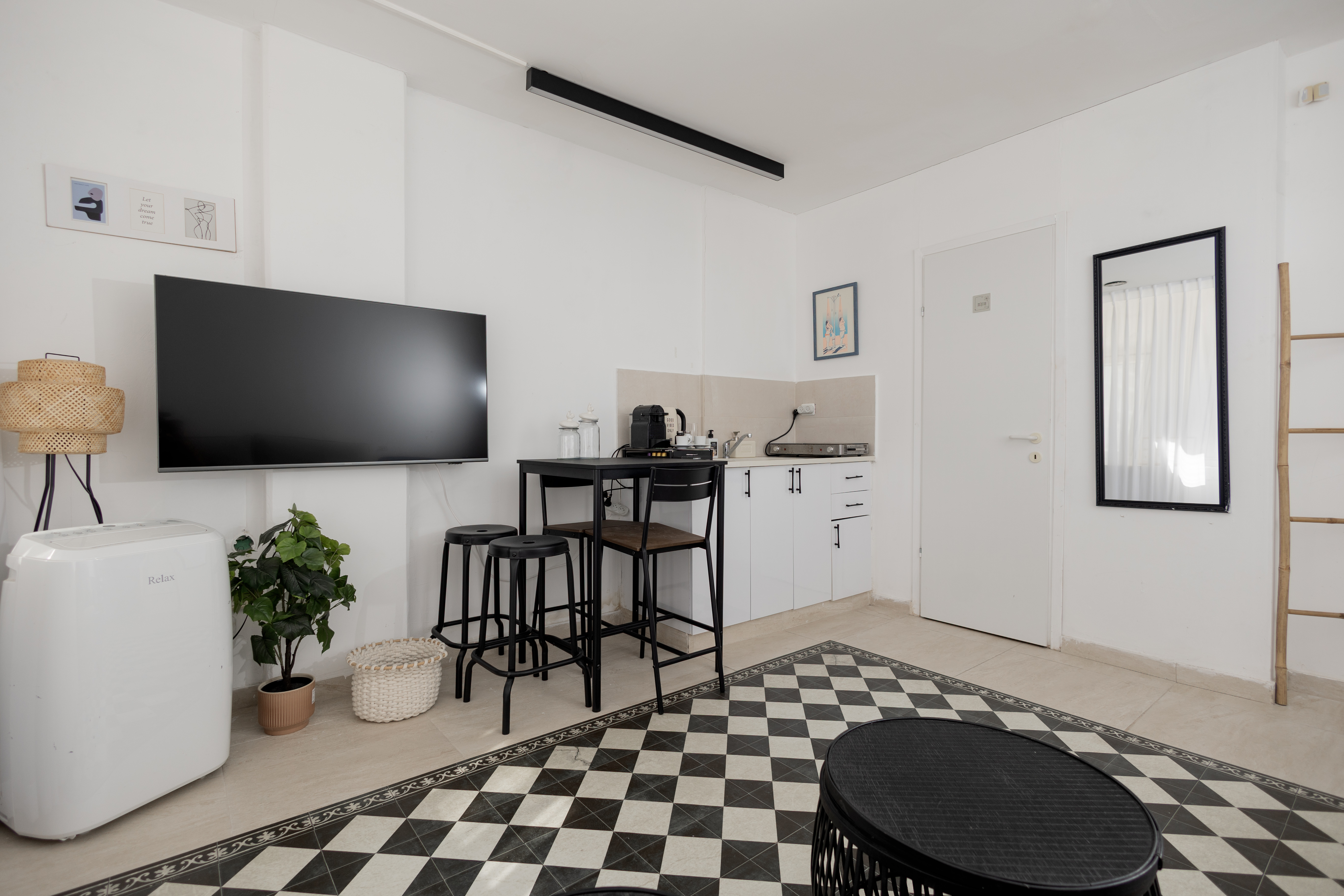 Студия на берегу моря и с видом на море! -  Фото 4