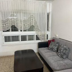 4 комнаты, 2 санузла, душевая кабинка, кладовая, кондиционеры , полностью мебель